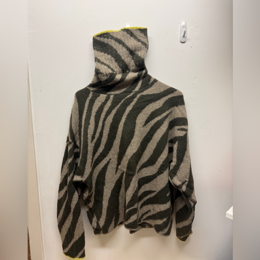 rag & bone Zebra Striped Turtleneck Sweater - Green Womens M